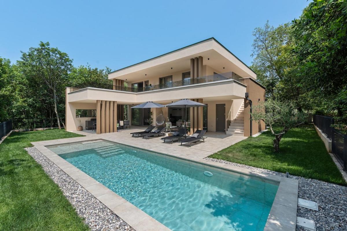 Luxury Forest With Heated Pool In Istria