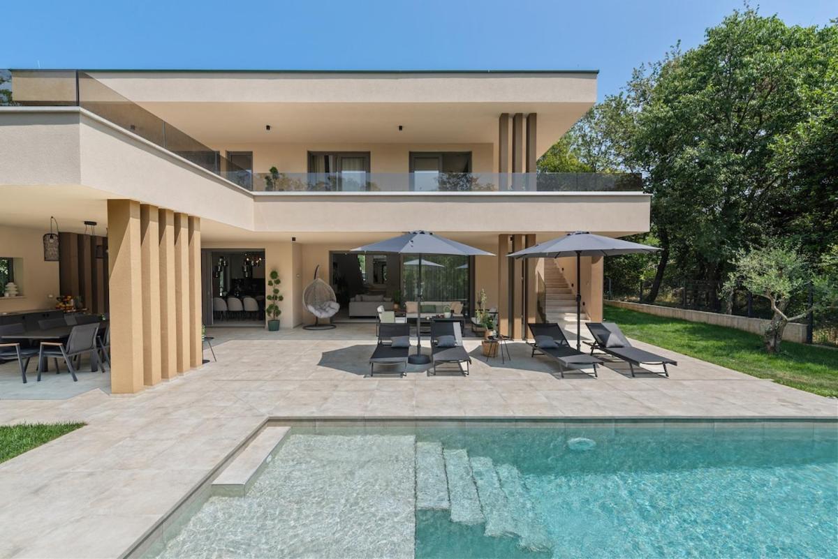 Luxury Forest With Heated Pool In Istria Villa